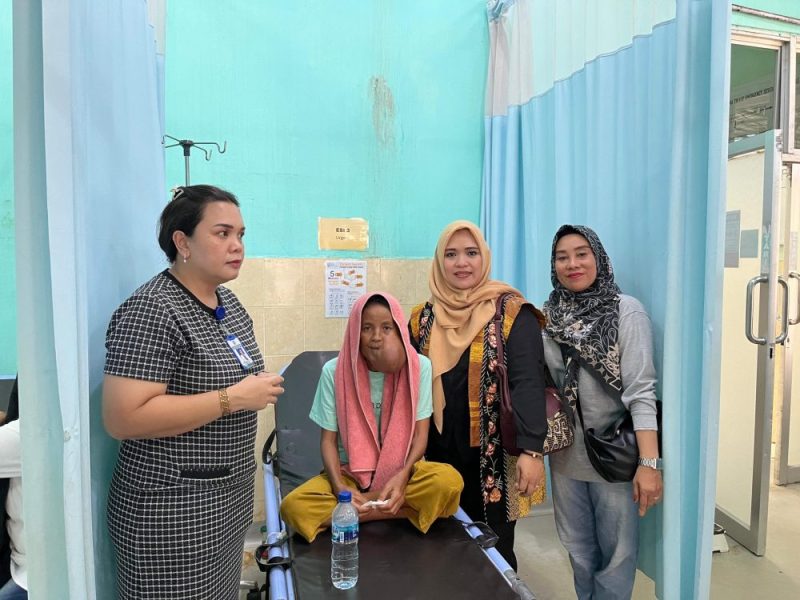 Legislator DPRD Murung Raya Bantu Warga Penderita Tumor