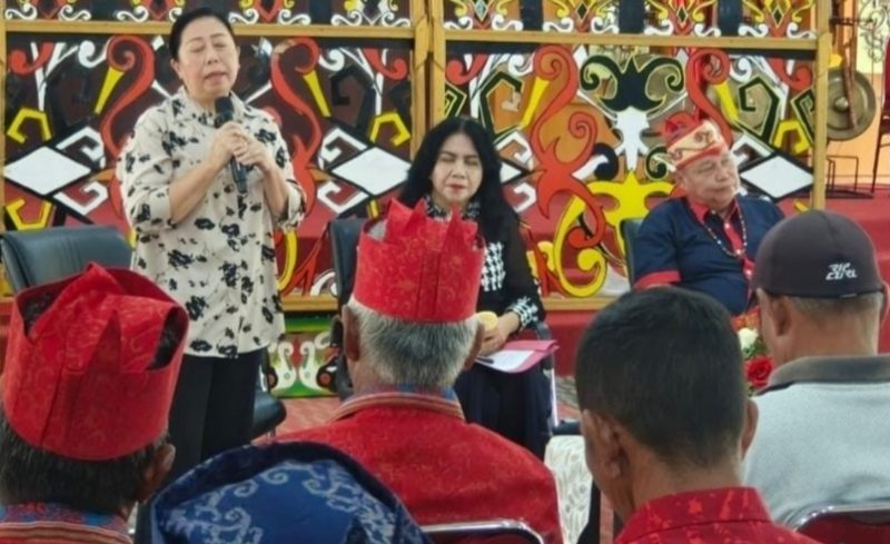 Kepala Dinas Pemberdayaan Masyarakat Desa (DPMD), Lynda Kristiane