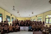 Anggota DPRD Murung. Raya Dina Maulidah SH.i memberikan sosialisasi kepada siswa-siswi SMAN 3 Murung, kota Puruk Cahu terkait perilaku bullying.