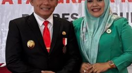 Wabup Mura Rahmanto Muhidin dan istri