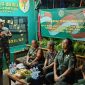 Dalam rangka menjaga silaturahmi dan sinergitas, Dua personel Babinsa Kelurahan Grogol, Pelda Kiki Andi Winata dan Sertu Ade Syafrudin bersama Kasi Pemerintahan Kelurahan Grogol Bapak Abi Among Izza menghadiri kegiatan Serah Terima Jabatan (Sertijab) Ketua Mitra Jaya Jajaran 3311 Kelurahan Grogol Periode 2025 - 2030