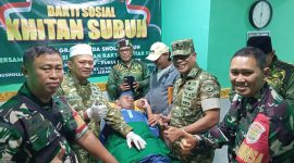Komandan Koramil 03/Grogol Petamburan, Mayor Inf Manatap Rajagukguk, S.E., M.H., M.M., berkolaborasi bersama Tiga Pilar Jatipulo dan Mitra Jaya 337 Kelurahan Jatipulo menggelar kegiatan Bakti Sosial Khitanan Subuh