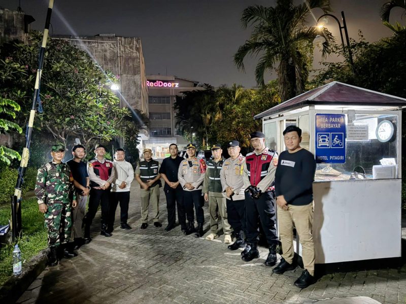 Perkuat Sinergitas, Babinsa Koramil 03/GP Serka Heru Wahyana dan Tiga Pilar Palmerah Gelar Apel Cipta Kondusif Guna Cegah Gangguan Kamtibmas