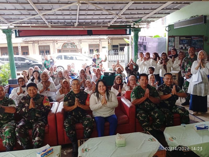 Pererat Kekeluargaan, Danramil 03/GP Mayor Inf Manatap Rajagukguk dan Ketua Persit KCK Ranting 4 Gelar Munggahan Jelang Bulan Suci Ramadhan 1447 H