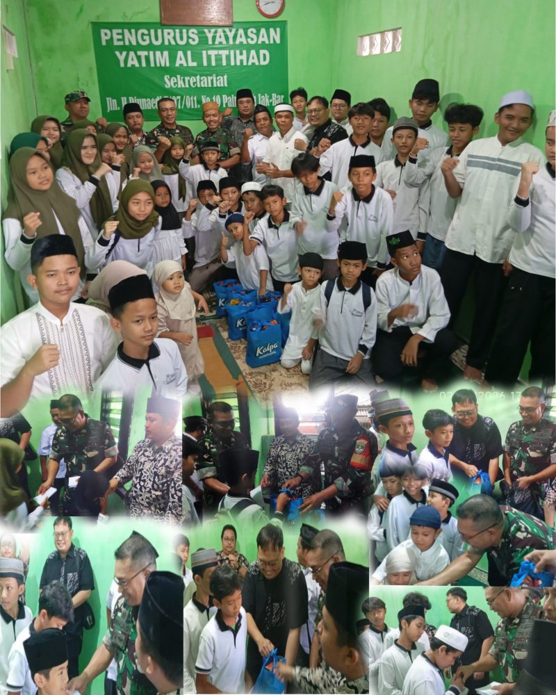 Wujud Kepedulian Danrem 052/Wijayakrama Terhadap Anak Yatim Memberikan Santunan Kepada Anak-anak Yayasan Yatim Al-Ittihad Palmerah Diserahkan oleh Danramil 03/Grogol Petamburan