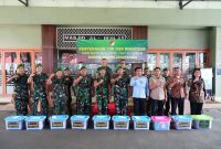 Danrem 052/Wkr Serahkan THR dan Bingkisan Idul Fitri 1447 H kepada Prajurit dan PNS