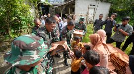 Pangdam Jaya Mayjen TNI Deddy Suryadi memimpin Groundbreaking Jembatan Garuda Dan Gentengisasi, Wujud Nyata Negara Hadir Untuk Rakyat
