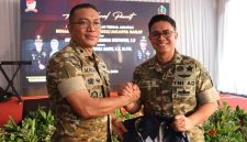 Kodim 0503/JB Gelar Acara Tradisi Penyambutan Dan Penerimaan Serta Kenal Pamit Dandim 0503/Jakarta Barat dari Kolonel Kav Sigit Dharma Wiryawan Kepada Letkol Inf Saputra Hakki