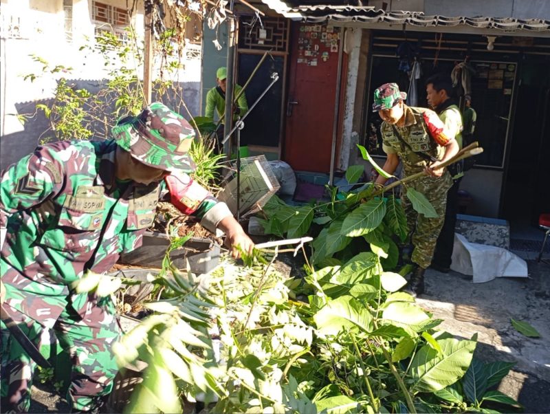 Wujudkan Lingkungan Bersih dan Rapi, Koramil 03/Grogol Petamburan Bersama Tiga Pilar Gelar Kerja Bakti Serentak Tingkat Kecamatan Palmerah