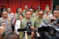 Komandan Kodim 0503/Jakarta Barat, Letkol Inf Saputra Hakki, S.I.P., M.P.M., mendampingi Panglima Kodam Jaya/Jayakarta Letjen TNI Deddy Suryadi, S.I.P., M.Si., dan Kapolda Metro Jaya Komjen Pol Asep Edi Suheri menghadiri peresmian operasionalisasi Koperasi Desa/Kelurahan Merah Putih (KDKMP). Acara yang juga dihadiri oleh unsur Forkopimda serta jajaran pejabat Pemprov DKI Jakarta dan Pemkot Jakarta Barat