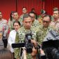 Komandan Kodim 0503/Jakarta Barat, Letkol Inf Saputra Hakki, S.I.P., M.P.M., mendampingi Panglima Kodam Jaya/Jayakarta Letjen TNI Deddy Suryadi, S.I.P., M.Si., dan Kapolda Metro Jaya Komjen Pol Asep Edi Suheri menghadiri peresmian operasionalisasi Koperasi Desa/Kelurahan Merah Putih (KDKMP). Acara yang juga dihadiri oleh unsur Forkopimda serta jajaran pejabat Pemprov DKI Jakarta dan Pemkot Jakarta Barat