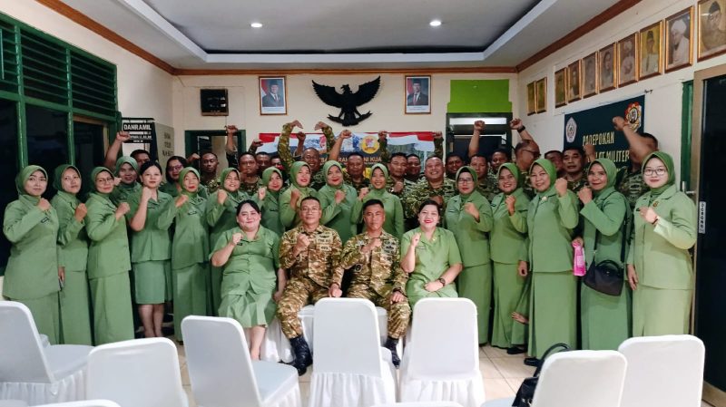 Momen Penuh Haru Acara Lepas Sambut Danramil 03/GP dari Mayor Inf Manatap Rajagukguk kepada Mayor Kav Tri Atmojo