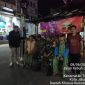 Jaga Kondusivitas Wilayah, Babinsa Koramil 01/TS Bersama Warga Gelar Siskamling dan Pam Swakarsa di Tamansari
