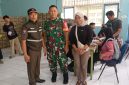 Sinergi TNI-Polri dan Pemerintah Kelurahan, Babinsa Koramil 03/GP Serda Rinto S Pastikan Penyaluran Bantuan Pangan Pemerintah Pusat di Jatipulo Berjalan Kondusif