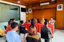 Selesaikan Keluhan Warga, Babinsa Koramil 01/Taman Sari Hadiri Rapat Mediasi di Kelurahan Maphar
