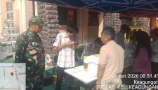 Babinsa Koramil 01/Taman Sari Monitoring 1.797 Warga Kelurahan Keagungan Terima Bantuan Pangan Nasional Bulog 2026