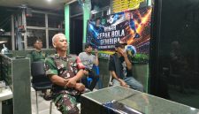 Tingkatkan Kebersamaan, Koramil 01/Taman Sari Gelar Nobar Bola Gembira Piala Dunia 2026