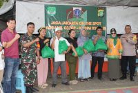 Jaga Kondusifitas Wilayah, Danramil 03/GP Mayor Kav Tri Atmojo Bersama Forkopimcam Palmerah Gelar Silaturahmi ‘Jaga Jakarta On The Spot’ dan Bagikan Sembako untuk Warga Slipi