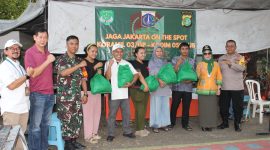 Jaga Kondusifitas Wilayah, Danramil 03/GP Mayor Kav Tri Atmojo Bersama Forkopimcam Palmerah Gelar Silaturahmi ‘Jaga Jakarta On The Spot’ dan Bagikan Sembako untuk Warga Slipi