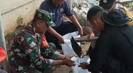 Gotong Royong Bersihkan Lingkungan, Personel Koramil 03/GP Hadiri dan Sukseskan Kerja Bakti Terpadu Tingkat Kecamatan Palmerah
