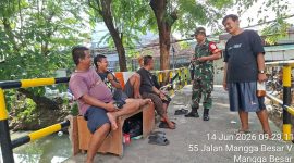 Perkuat Sinergi, Babinsa Koramil 01/TS Gelar Komsos Bersama Warga Mangga Besar