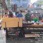 Jaga Sanitasi Lingkungan, Babinsa Koramil 01/Taman Sari Ajak Warga Tangki Tak Buang Sampah Sembarangan