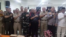 Sinergitas Danramil 01/Taman Sari Mayor Inf Manatap Rajagukguk Bersama Tiga Pilar Taman Sari Gelar Roadshow dan Dialog Bersama Warga di Kelurahan Tangki