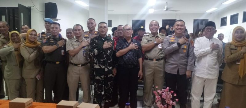 Sinergitas Danramil 01/Taman Sari Mayor Inf Manatap Rajagukguk Bersama Tiga Pilar Taman Sari Gelar Roadshow dan Dialog Bersama Warga di Kelurahan Tangki