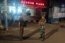 Jaga Kondusivitas Wilayah, Koramil 01/Taman Sari Gelar Patroli Keamanan di Objek Vital dan Sentra Ekonomi