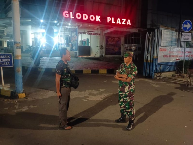 Jaga Kondusivitas Wilayah, Koramil 01/Taman Sari Gelar Patroli Keamanan di Objek Vital dan Sentra Ekonomi