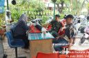 Pererat Silaturahmi di Musim Pancaroba, Babinsa Tomang Sertu Waras Sutiono Gencarkan Komsos dan Imbau Kewaspadaan Kebakaran