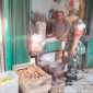 Pastikan Stabilitas Pangan, Babinsa Koramil 01/Taman Sari Pantau Langsung Harga Sembako di Pasar Palapa