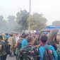 Kesigapan Denmadam Jaya Kerahkan Mobil Water Tank Padamkan Api Saat Aksi Demo di Depan UKI