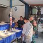 Jaga Stabilitas Bahan Pokok, Babinsa Koramil 01/Taman Sari Komsos Dengan Pengelola Pasar dan Pedagang Pasar Pecah Kulit