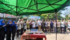Peringati Hari Lingkungan Hidup Sedunia, Babinsa Koramil 03/GP Bersama Tiga Pilar Kolaborasi Dengan CSR Tanam Pohon di RPTRA Kota Bambu Selatan