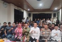 Dukung Program Danrem 052/Wkr, Danramil 01/Taman Sari Mayor Inf Manatap Rajagukguk Ajak Warga Pilah Sampah dan Jaga Keamanan