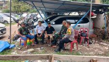 Jaga Kamtibmas, Koramil 03/GP dan Tiga Pilar Grogol Petamburan Gelar ‘Silaturahmi On The Spot’ dan Bagi Sembako ke Warga Jelambar