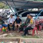 Jaga Kamtibmas, Koramil 03/GP dan Tiga Pilar Grogol Petamburan Gelar ‘Silaturahmi On The Spot’ dan Bagi Sembako ke Warga Jelambar