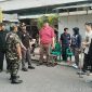 Sinergi Jaga Kebersihan Lingkungan, Babinsa Koramil 01/Taman Sari Komsos Dengan Kasi Ekbang dan Perangkat Masyarakat Kelurahan Maphar Gencarkan Program Pilah Sampah
