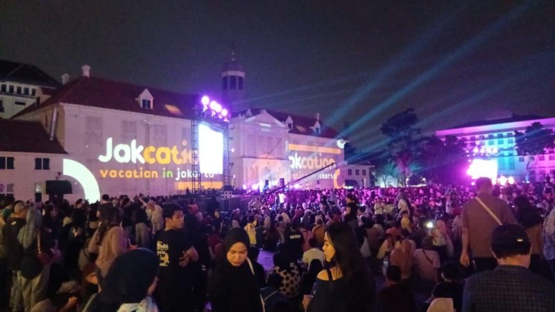 Semarak HUT Jakarta Ke-499, Babinsa Koramil 01/Taman Sari Laksanakan Pengamanan Jakarta Light Festival