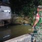 Pantau Kondisi Wilayah, Koramil 01/Taman Sari Pastikan Ketinggian Air Sungai Normal dan Bebas Genangan