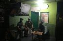 Perketat Keamanan Lingkungan, Babinsa Koramil 01/Taman Sari Gelar Siskamling Bersama Komponen Pendukung