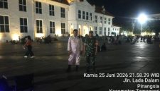 Antisipasi Gangguan Kamtibmas, Babinsa Koramil 01/Taman Sari Laksanakan Patroli Mobile Malam Hari