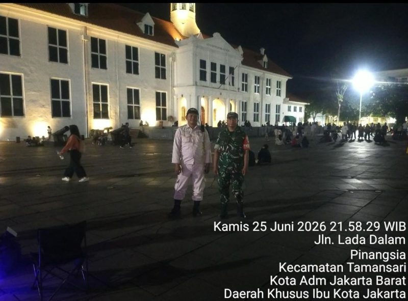 Antisipasi Gangguan Kamtibmas, Babinsa Koramil 01/Taman Sari Laksanakan Patroli Mobile Malam Hari