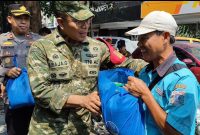 Sinergi Tiga Pilar Taman Sari, Danramil 01/TS Mayor Inf Manatap Rajagukguk Gelar ‘Jakarta Barat On The Spot’, Serap Aspirasi Warga dan Salurkan Sembako