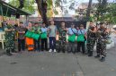 Silaturahmi On The Spot, Danramil 03/GP Mayor Kav Tri Atmojo Bagikan Sembako untuk Pengemudi JakLingko dan Masyarakat