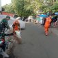 Ciptakan Lingkungan Yang Bersih, Babinsa Koramil 01/Taman Sari Bersama PPSU Gotong Royong Karya Bakti