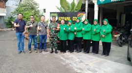 Wujud Kepedulian TNI Kepada Masyarakat, Koramil 03/GP Gelar Jumat Berkah Bagikan Ratusan Box Makanan Siap Saji