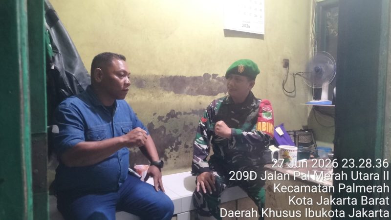 Ciptakan Keamanan Lingkungan, Babinsa Koramil 03/GP Imbau Petugas Siskamling