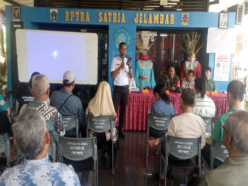 Jalin Sinergitas Empat Pilar, Babinsa Koramil 03/GP Sertu Hendro Prayitno Hadiri Rakor Pengendalian Uang Penyelenggaraan Tugas (UPT) hingga Pengolahan Sampah